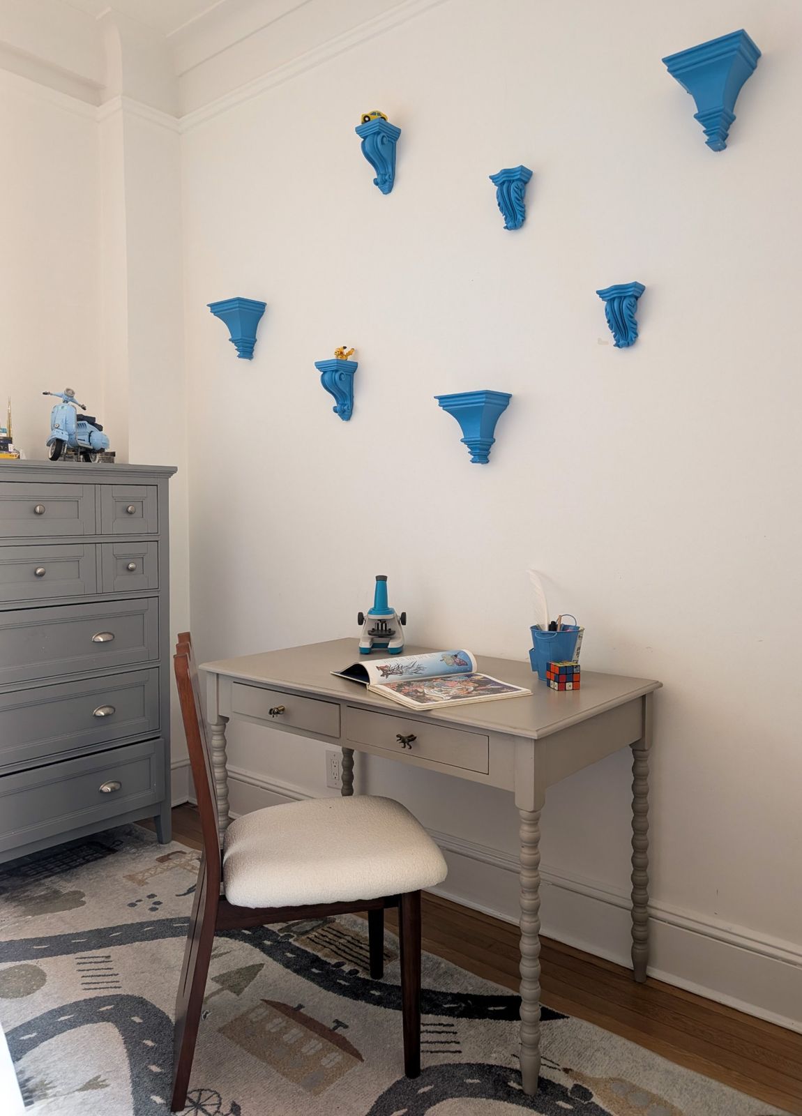 Desk nook with painted brackets